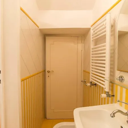 Casa vacanze Sant' Eustachio Sleeps 8 Wifi